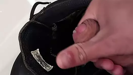 Combat Evolved porn video – Quick Wank into my combat boots
