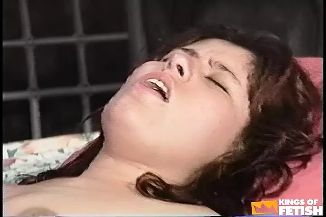 Sexy Teen Plays with a Toy and Gets Her Wet Pussy Railed by a Experienced Man