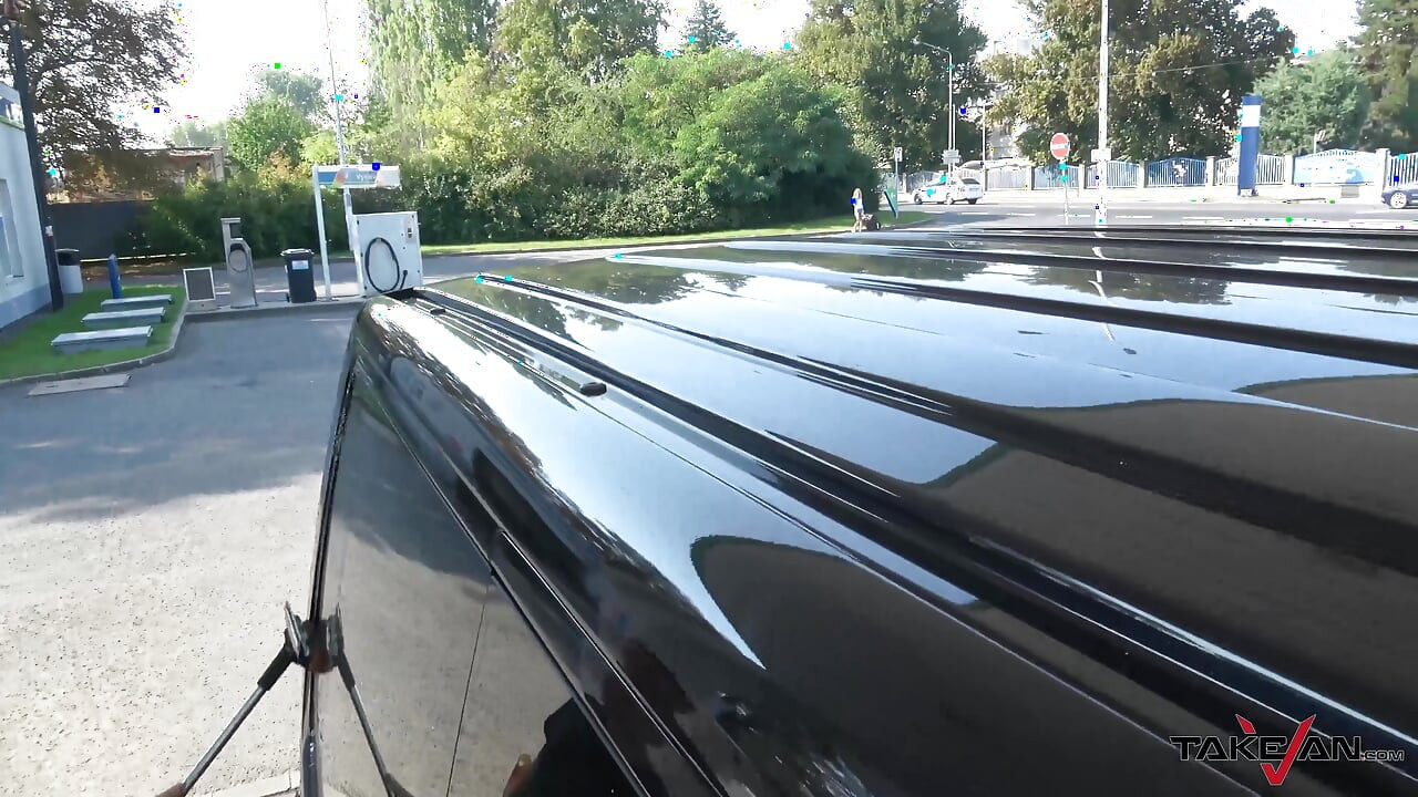 Engleska kurva uskočila u auto i imala nevjerojatan seks