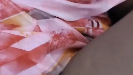 Sari bluzlu aldatan komşu teyze Sreejaa sert seks