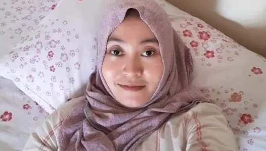 Invito a mi esposa hijab a tener relaciones sexuales con placer