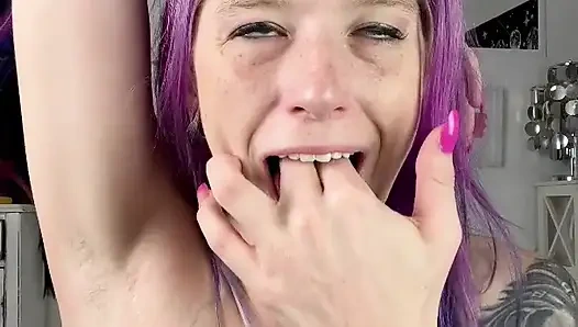 Behaarte achselhöhle, spuckspiel