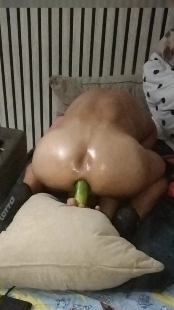 Oblikovana guza jaše dildo
