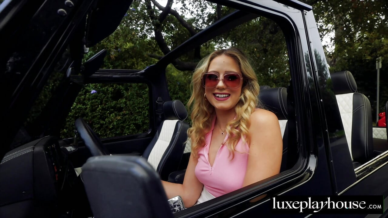 LUXEPLAYHOUSE Stunning Blondie River Lynn Is Living Large But Likes Big Cock Taking Charge