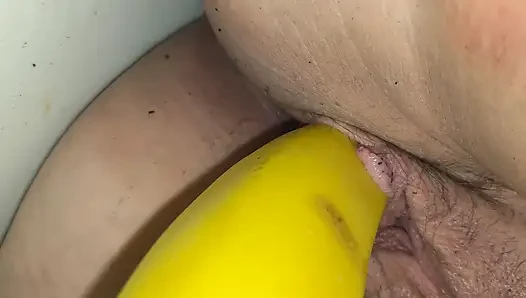 Yang lapar makan pisang