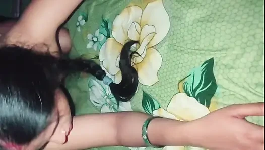 Latika macht doggystyle mit großem schwanz des älteren stiefbruers ficken