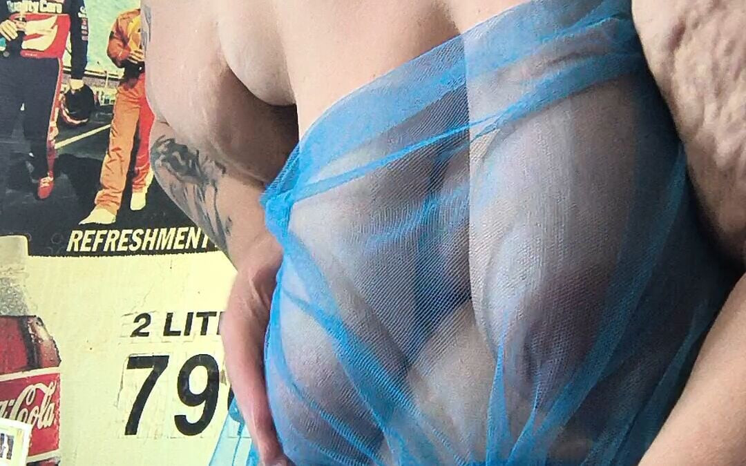 Kuc, kuc, maćeha, kakav je to zvuk? Jesi li masterbating?Mogu li ti svršiti na stražnja vrata?