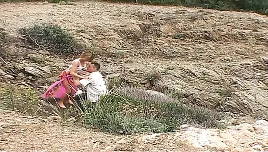 Yaramaz çift plajda anal seks yapıyor