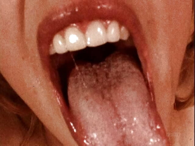 Two Well-hung Fellows Make Kelly Wells Scream When They Drill Her Ass