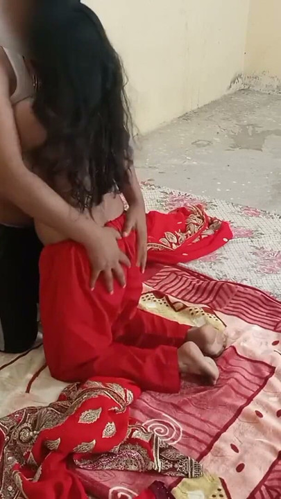 Indian newly married wife fucked by her boyfriend with clear Hindi audio | klip 1