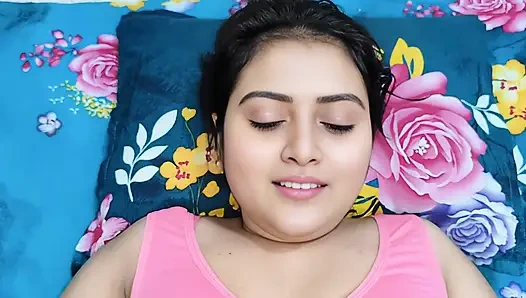 Your-Eshita. Viral güzel Hintli bangla kız neredeyse sikişiyor videodan zevk alıyor.