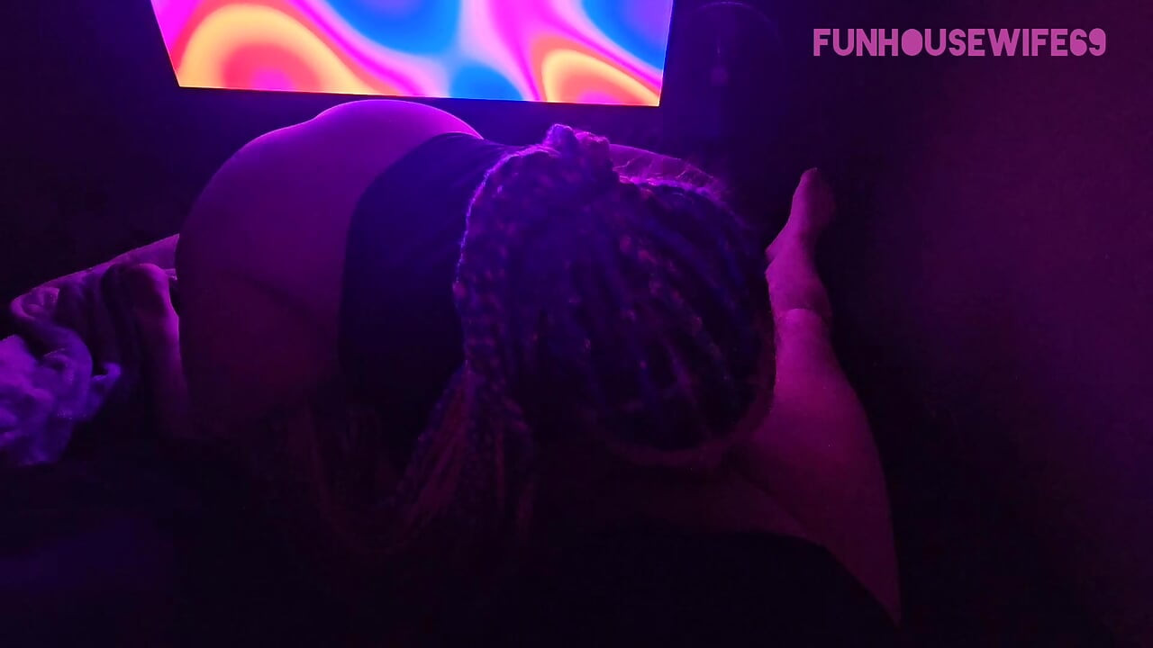 Sucking him off then ride reverse cowgirl till he fucks my face