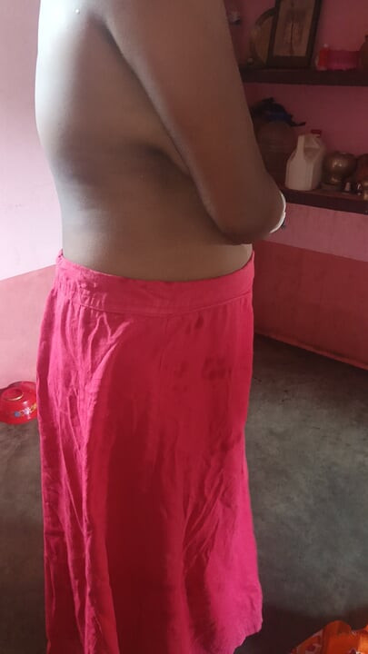 Desi housewife changing saree while being watched by Bengali maid secretly