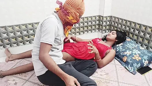 Kırmızı iç çamaşırlı Hintli kız evde sert seks - domaltmalı ve misyoner sikişi