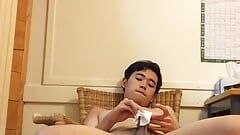 Watchout for the horny masturbating malay busting his nut