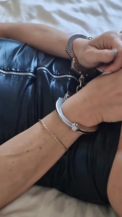 ช่วงเวลาอันทรงพลังจาก "โคลสอัพ! เย็ดทาสเย็ดใส่กุญแจมือของกูพยายามอย่ามา..."