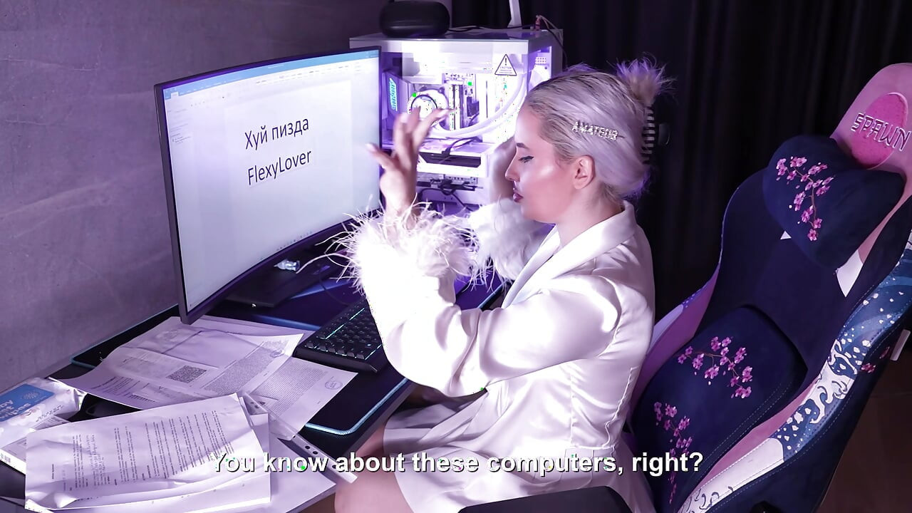 회계사가 내 월급을 새 신발에 썼고, 그 월급을 받고 나랑 섹스하게 했어.