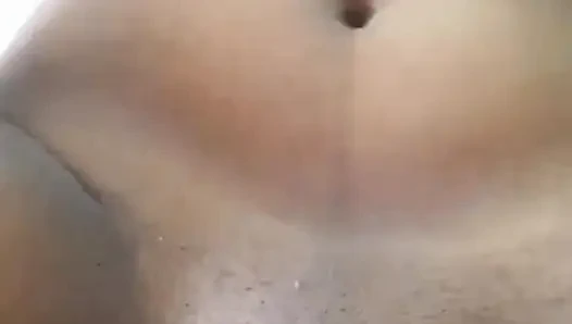 Adik tiri desi dengan penuh gairah meniduri saudara tiri