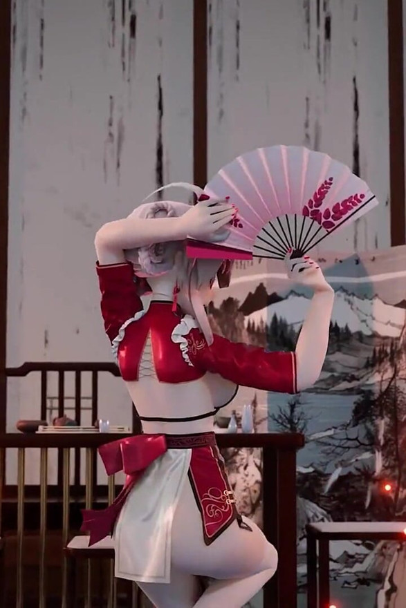 Ancient Style; Elegant Cheongsam; Allure; Dancer