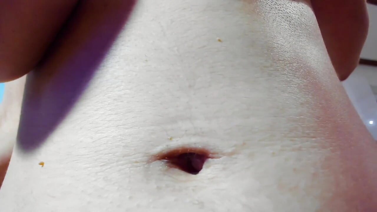 Si cantik Myla_angel lagi pamer toket dan memeknya dengan stoking tembus pandang!