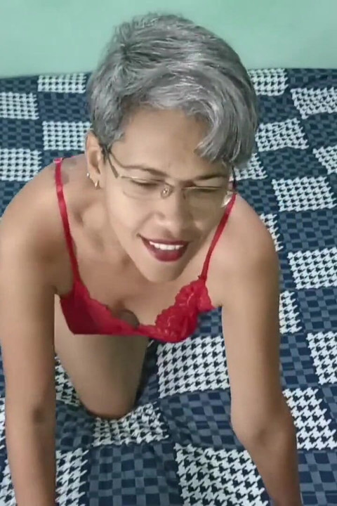 Viens ici, je veux vraiment manger ta bite.