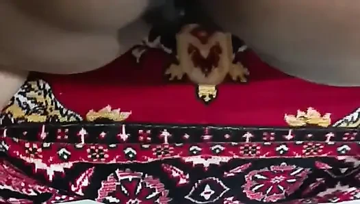 Индийская индийская красивая тетушка дези Saree телугу трахает горячую романскую киску раком