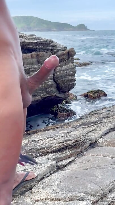 I Went to the Beach, Found a Fan, and Had Sex with Him.