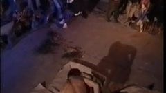 Anita Rinaldi занимается сексом перед толпой людей