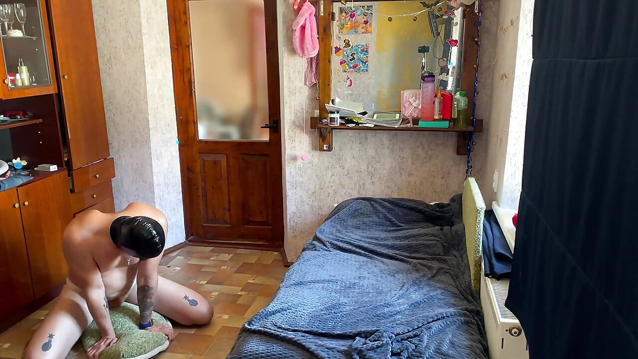 Πριγκίπισσα εξημερώθηκε από την καμπούρα με τη μάσκα