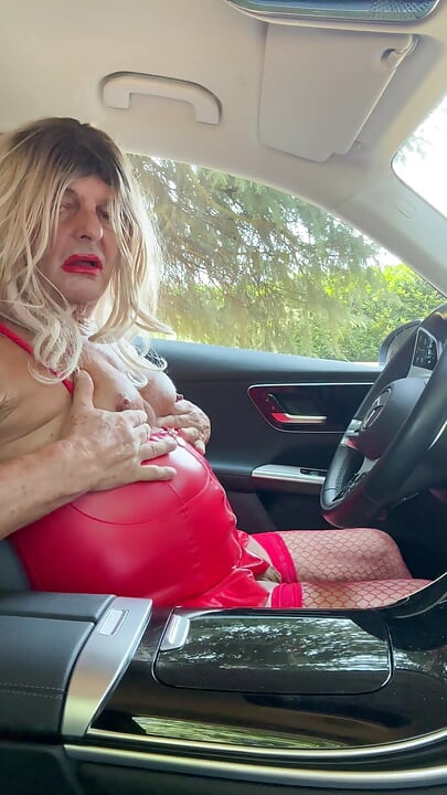 Transgender Kassy54 touches herself in the car