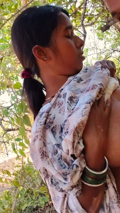 Indian desi village college girl bhabhi sex - college ke bahane bhabhi Ghar se nikli aaur aapne boyfriend se mine ke… | Clip 1