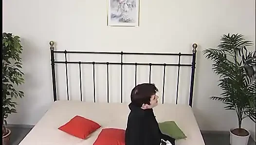 Grandpa licks skinny girls pussy then gets a blowjob