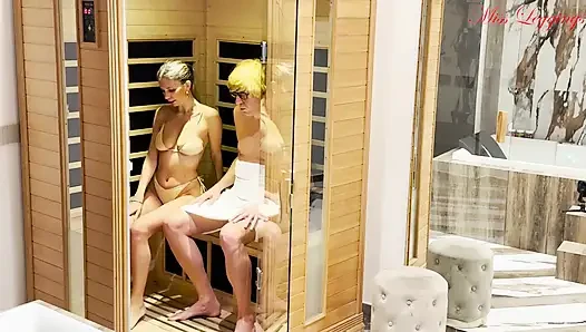Eine reiche und eifrige Tante überschüttet ihren Neffen mit teuren Geschenken. aber nur unter einer Bedingung