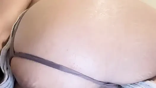 Ich hatte letzte Nacht ein bisschen spaß, ich wünschte, du wärst hier, um meine muschi zu ficken!