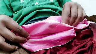 Satin silk handjob porn - Cock head rub of bhabhi salwar (110)