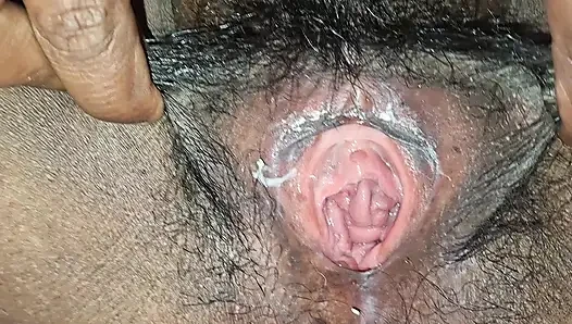 Натуральные большие сиськи Горячая милфа с красивой киской