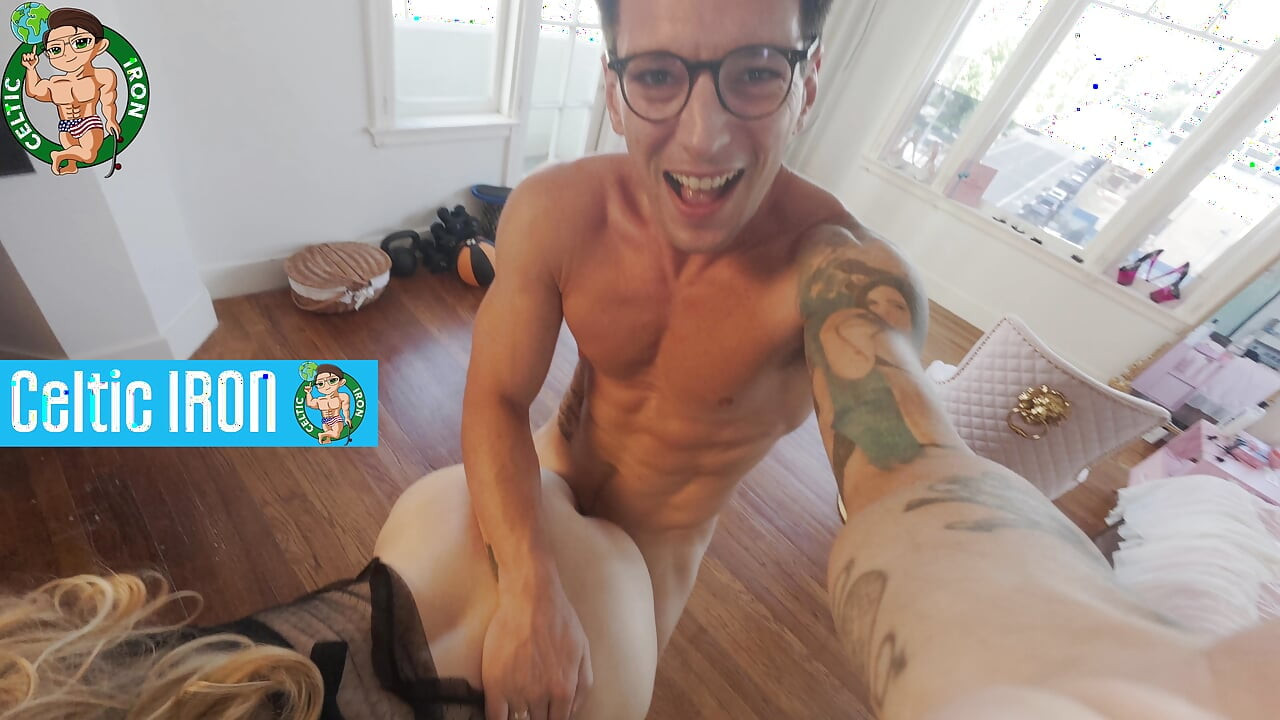 POV drobna blond nimfka zerżnięta
