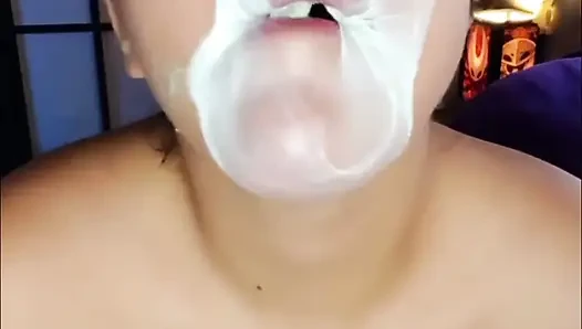 Steck mein Gesicht mit Bubblegum im Videocall 4u - Bunny Looner