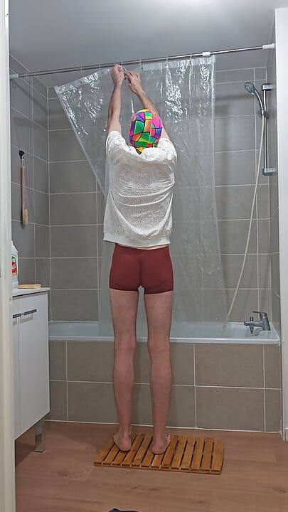 I'm cleaning my bathtub (episode 1)