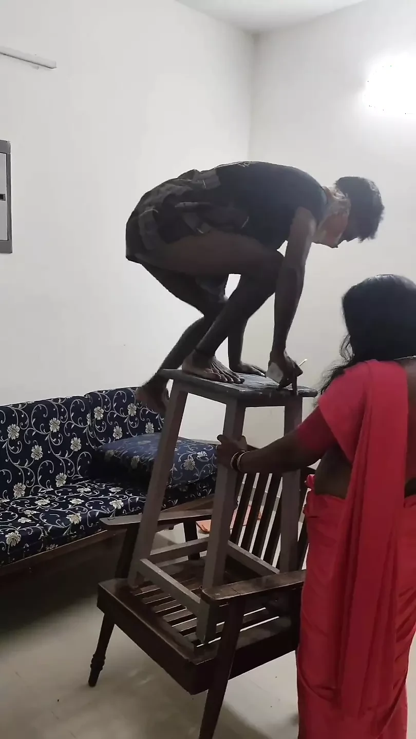 Fã reparador garoto engana a esposa solitária em sexo