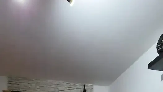 Reife domina dehnt subs klaffenden arsch mit pulsierendem strapon