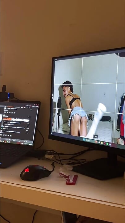 Sex Siren with Cumshot