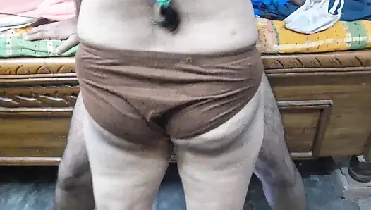Istri paling hot lagi asik nyepong kontol dan dientot gaya doggy sampai tenggorokan