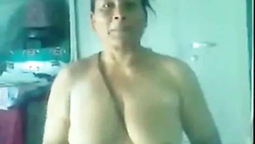 70 yrs Punjabi Amma's old pussy fucked hard by her young bf