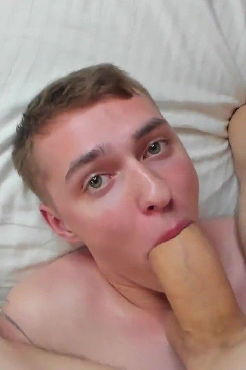 操alex的嘴, 因为他害怕操菊花!