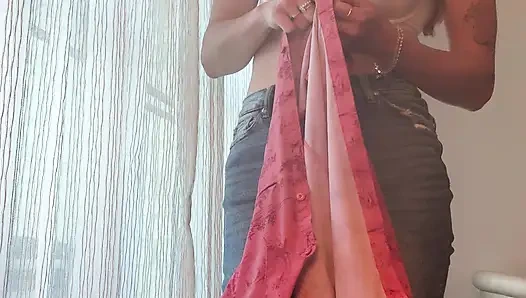 Sexy Cowgirl Gives You a JOI