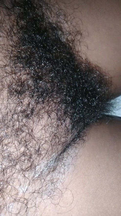 Šrilankanska seksi žena i dlakava pička