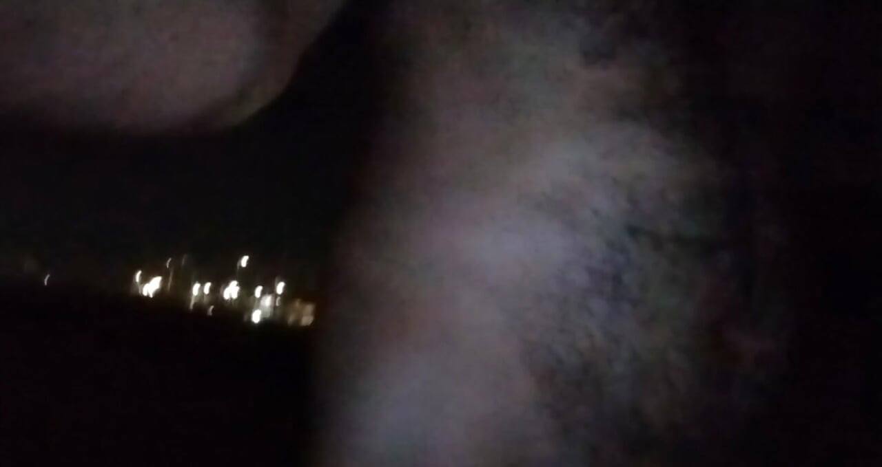 Gece halka açık çıplak yürüyüş