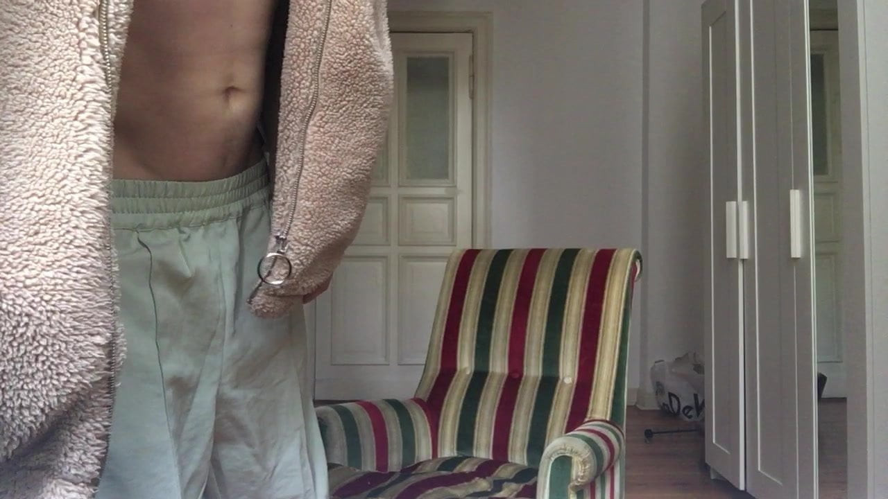 TWINK IS ALWAYS HUNGRY FOR RAW COCK