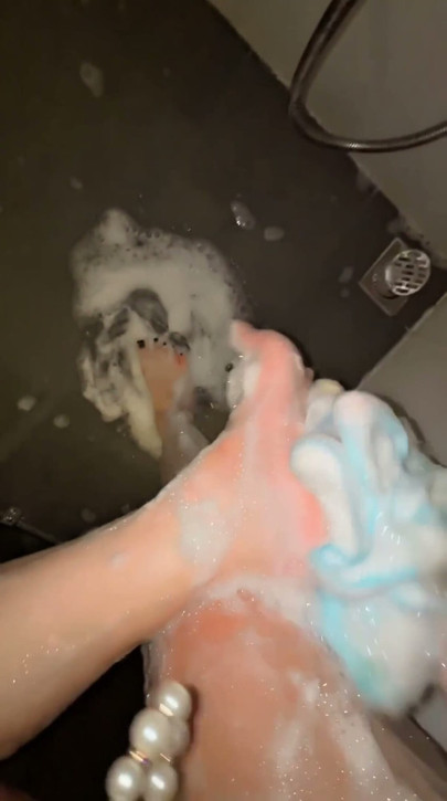 Shower Feet